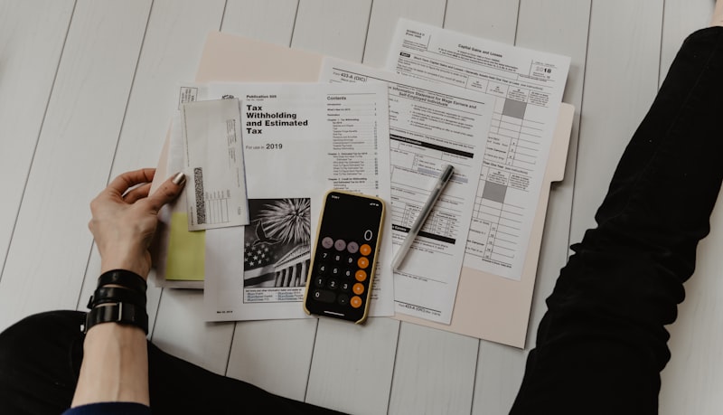 Freelancer calculating rates and pricing