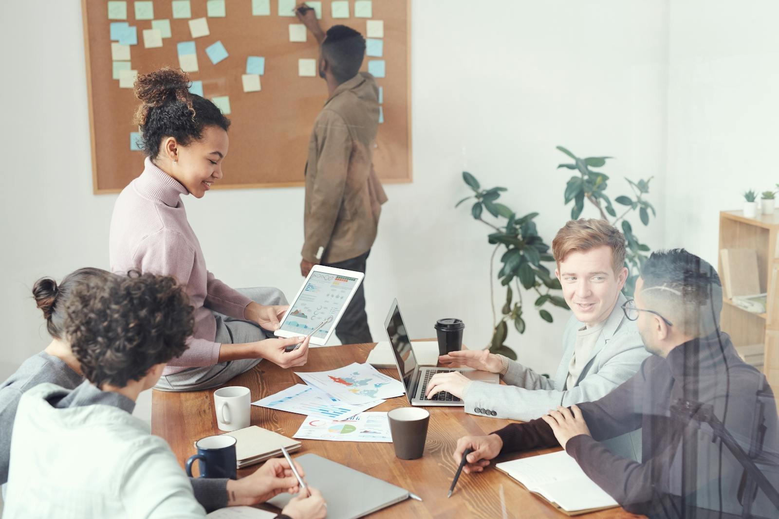 How to Use Webinars to Showcase Your Expertise