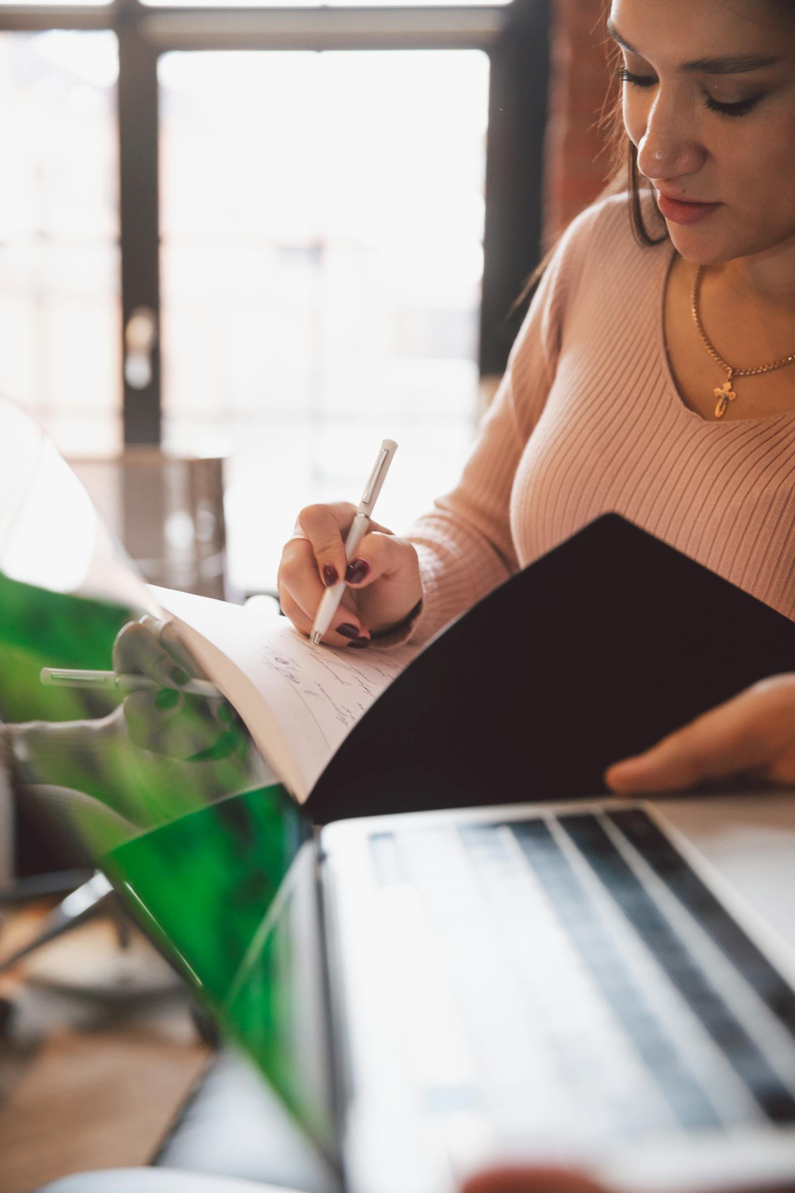 The Complete Guide to Setting Your Freelance Rates in 2025